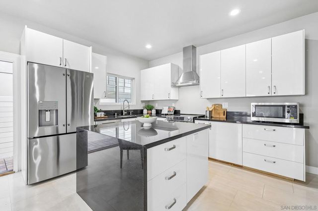 836 C Ave., Coronado, CA 92118