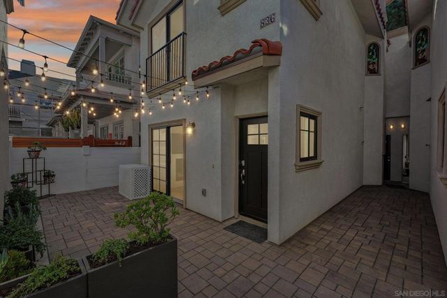 836 C Ave., Coronado, CA 92118