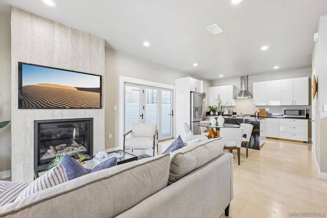 836 C Ave., Coronado, CA 92118