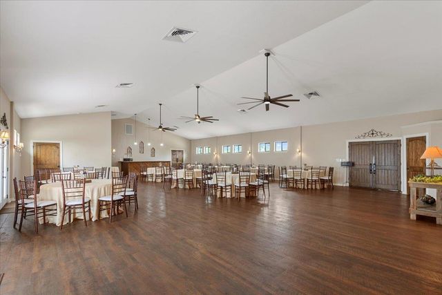 178 Pine Tree LOOP, Bastrop, TX 78602