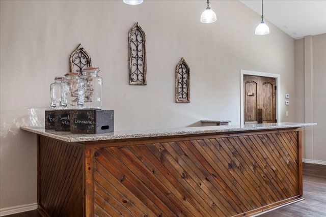 178 Pine Tree LOOP, Bastrop, TX 78602