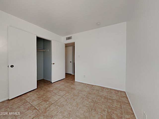 2440 E DAHLIA Drive, Phoenix, AZ 85032