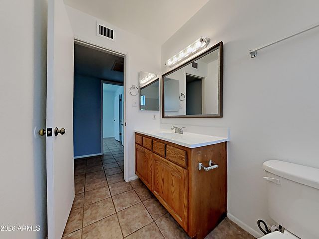 2440 E DAHLIA Drive, Phoenix, AZ 85032