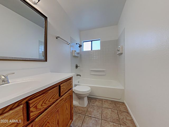 2440 E DAHLIA Drive, Phoenix, AZ 85032