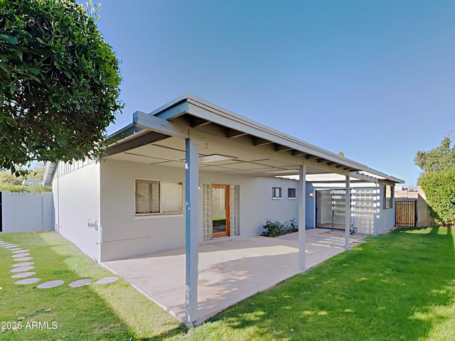 2440 E DAHLIA Drive, Phoenix, AZ 85032