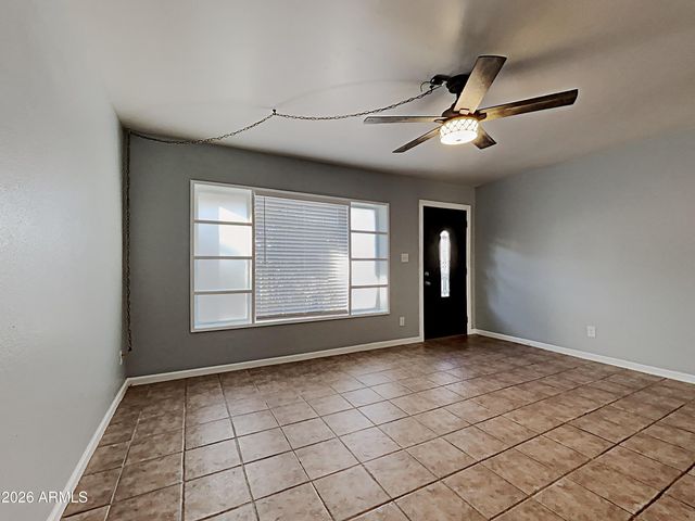 2440 E DAHLIA Drive, Phoenix, AZ 85032