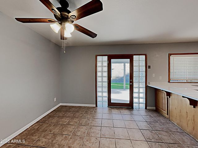 2440 E DAHLIA Drive, Phoenix, AZ 85032