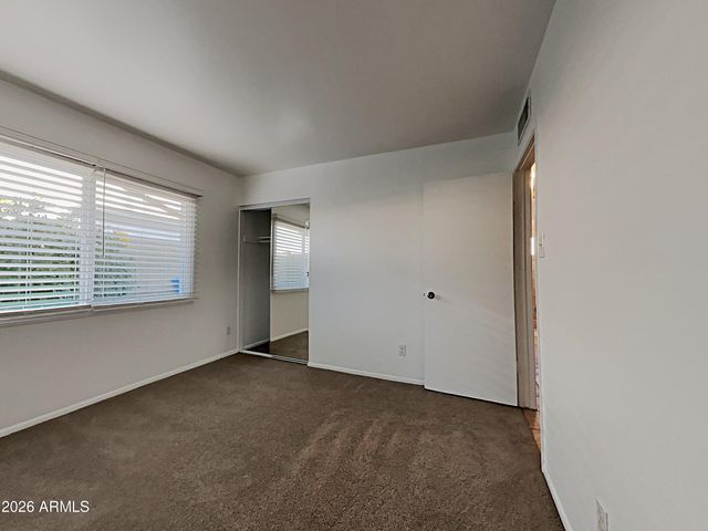 2440 E DAHLIA Drive, Phoenix, AZ 85032