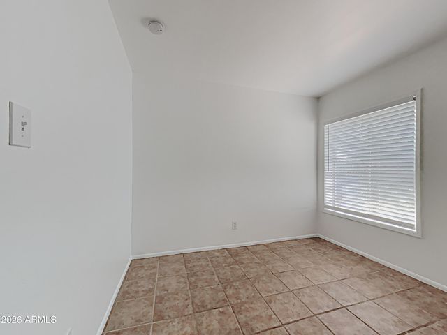 2440 E DAHLIA Drive, Phoenix, AZ 85032