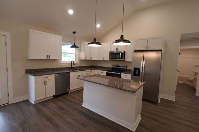 7208 Carthage Rd, Pleasant Shade, TN 37145