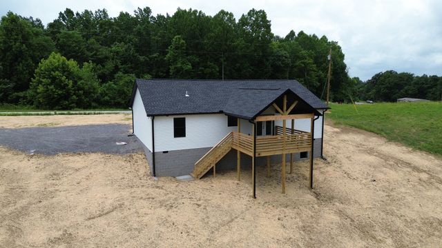 7208 Carthage Rd, Pleasant Shade, TN 37145