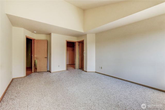 15728 NE 61st Ct, Redmond, WA 98052