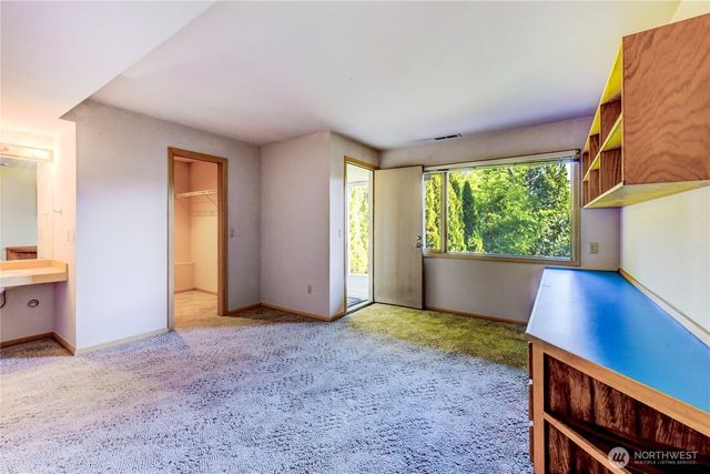 15728 NE 61st Ct, Redmond, WA 98052