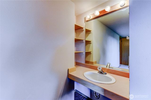 15728 NE 61st Ct, Redmond, WA 98052