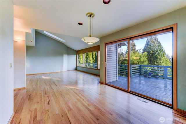 15728 NE 61st Ct, Redmond, WA 98052