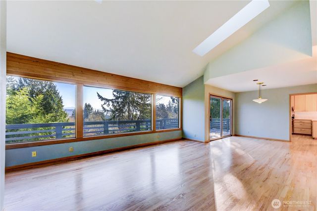 15728 NE 61st Ct, Redmond, WA 98052