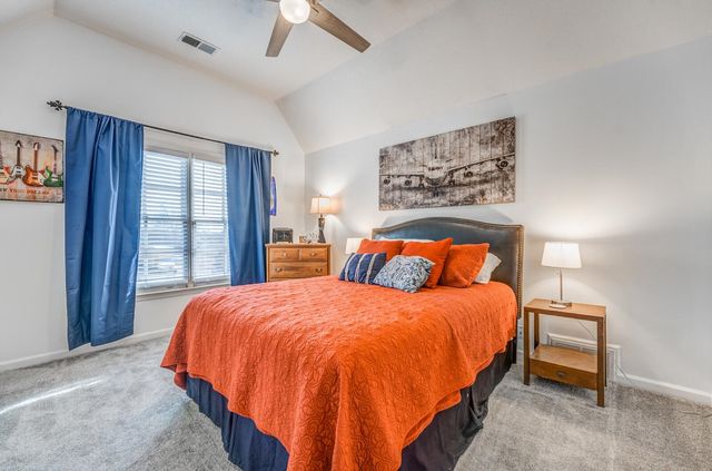 10476 MABRY MILL RD, Cordova, TN 38016