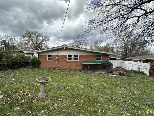 520 Bahia Drive, St Louis, MO 63119