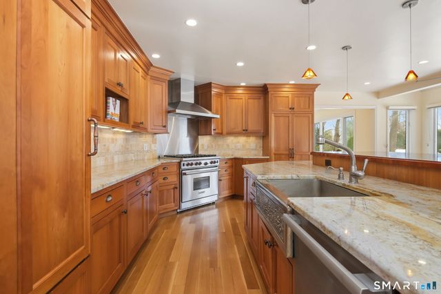 59 Emerald Lane, Stamford, CT 06905