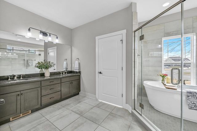 N56W19780 Powell DRIVE, Menomonee Falls, WI 53051