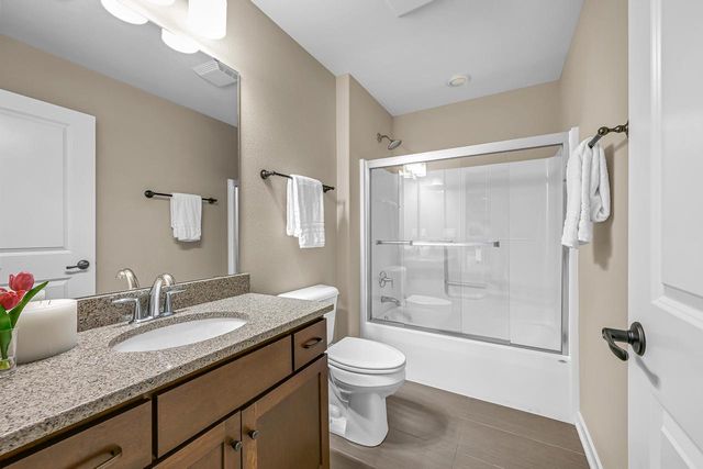 N56W19780 Powell DRIVE, Menomonee Falls, WI 53051