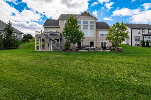 N56W19780 Powell DRIVE, Menomonee Falls, WI 53051