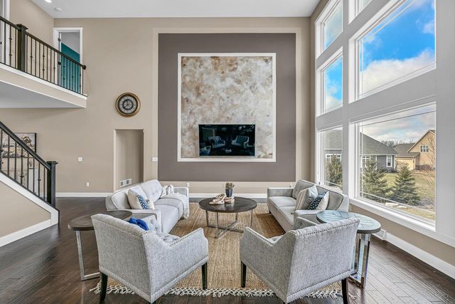 N56W19780 Powell DRIVE, Menomonee Falls, WI 53051