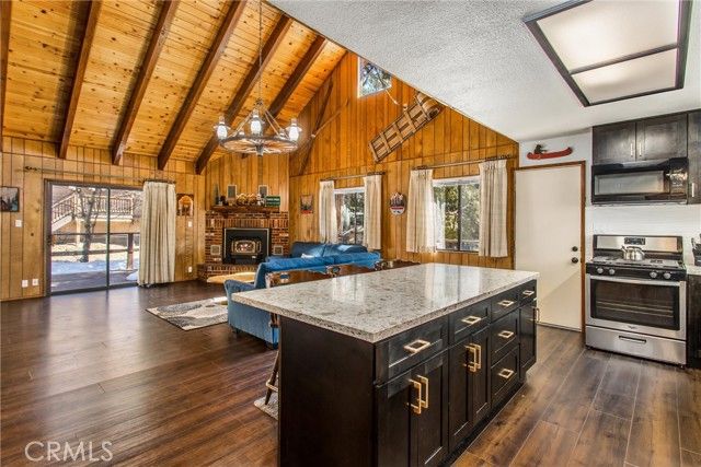 31822 Panorama Drive, Running Springs, CA 92382