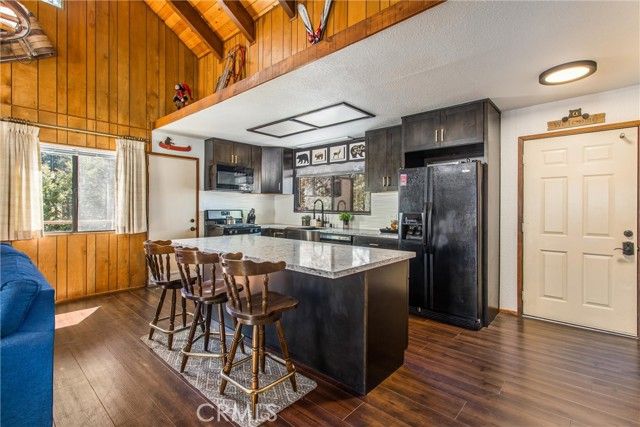 31822 Panorama Drive, Running Springs, CA 92382