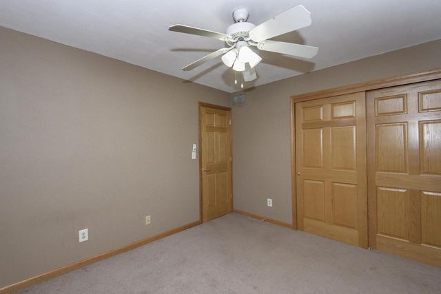 705 Fox Knoll DRIVE, Waterford, WI 53185