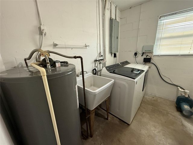 2420 68TH AVENUE S, St Petersburg, FL 33712