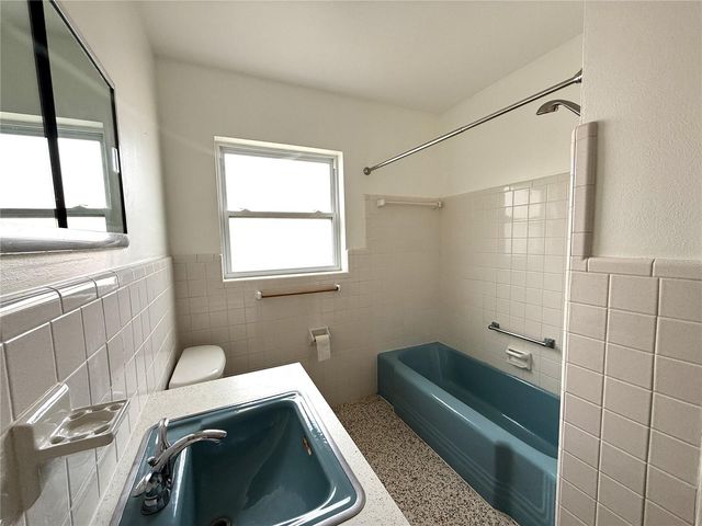 2420 68TH AVENUE S, St Petersburg, FL 33712