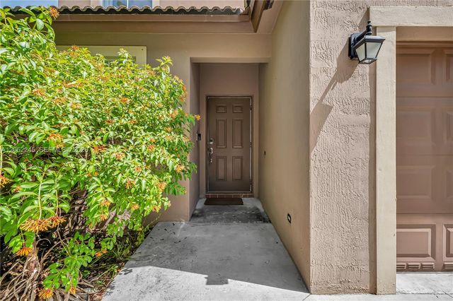 2019 SE 13th St, Homestead, FL 33035