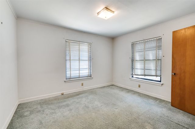 1125 N Riverside Drive, Fort Worth, TX 76111