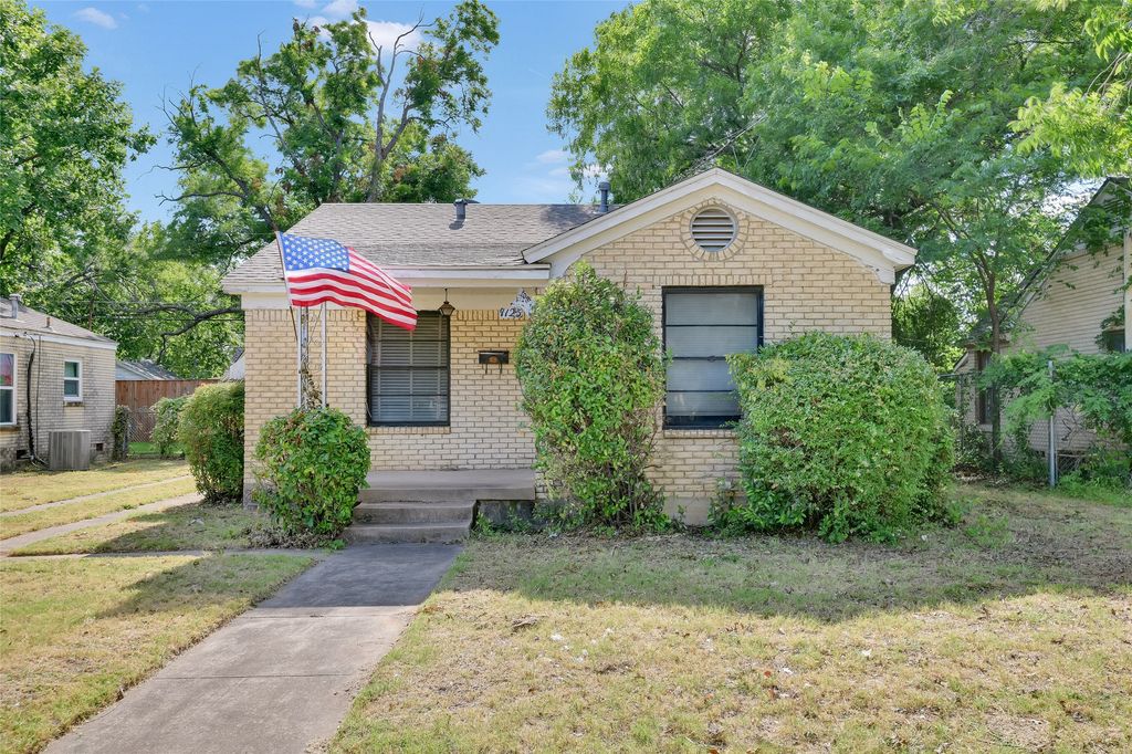 1125 N Riverside Drive, Fort Worth, TX 76111