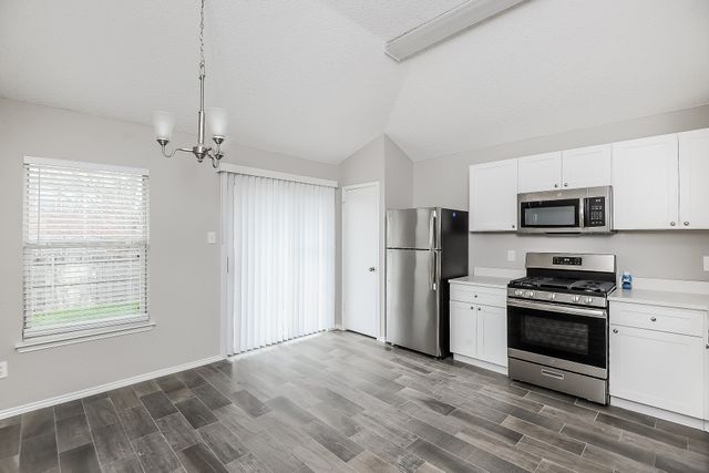 7417 Snow Ridge Drive, Fort Worth, TX 76133