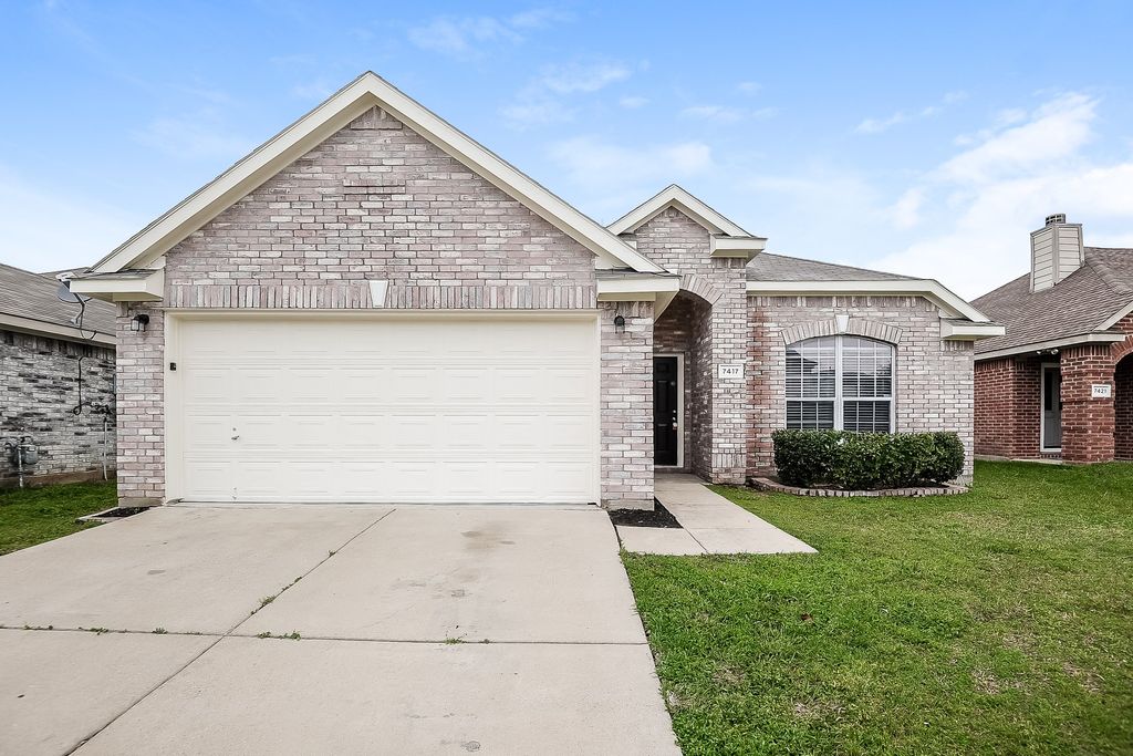 7417 Snow Ridge Drive, Fort Worth, TX 76133