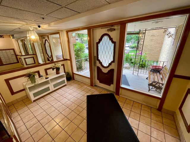 6400 W BELLE PLAINE Avenue 506, Chicago, IL 60634
