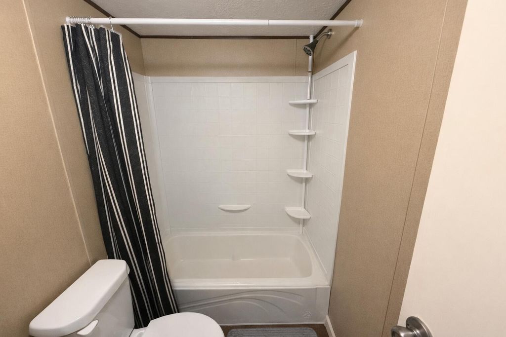 Image 15 of property listing at 746 Madison Street, Ehrhardt, SC 29081