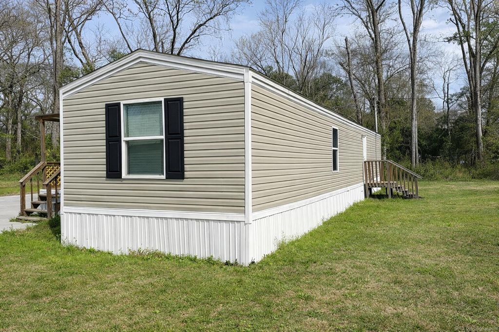 Image 18 of property listing at 746 Madison Street, Ehrhardt, SC 29081