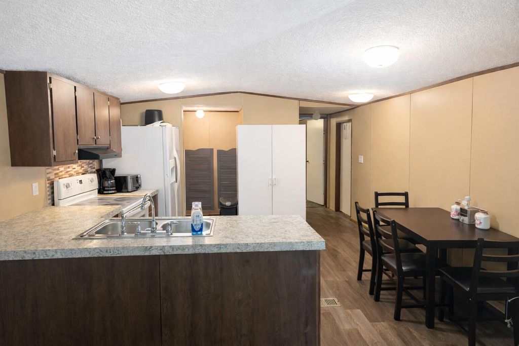 Image 7 of property listing at 746 Madison Street, Ehrhardt, SC 29081