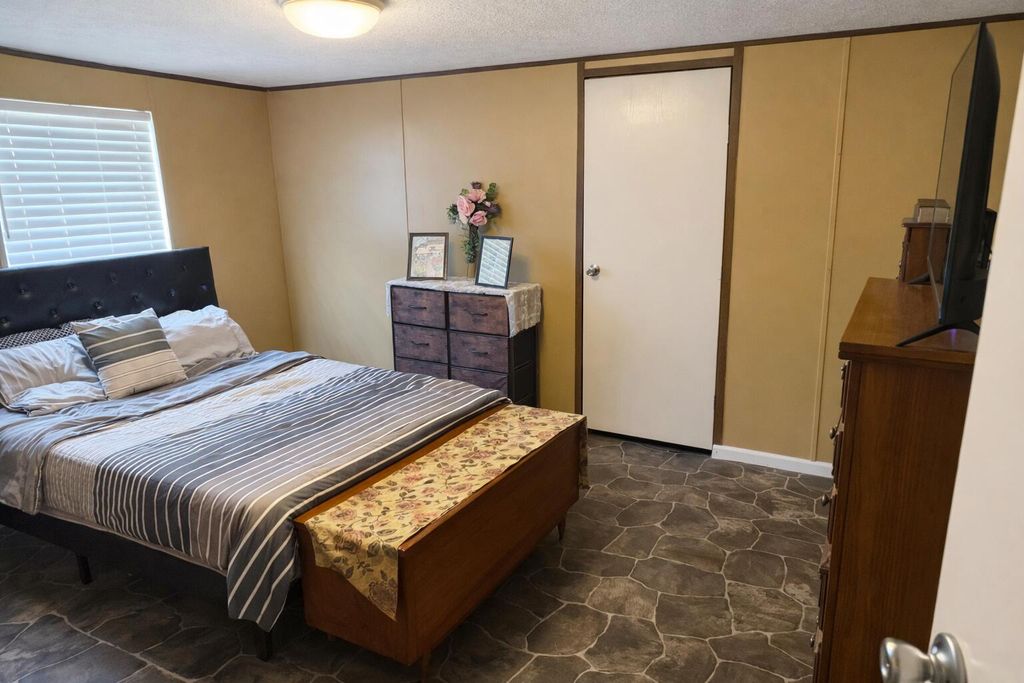 Image 9 of property listing at 746 Madison Street, Ehrhardt, SC 29081