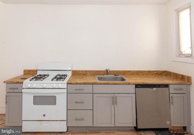 1115 BONAPARTE AVE, Baltimore, MD 21218