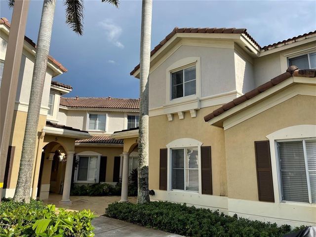 8830 W Flagler Street 8, Miami, FL 33174