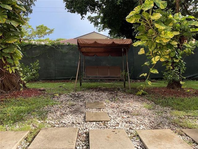 8830 W Flagler Street 8, Miami, FL 33174