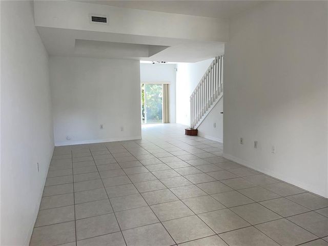 8830 W Flagler Street 8, Miami, FL 33174