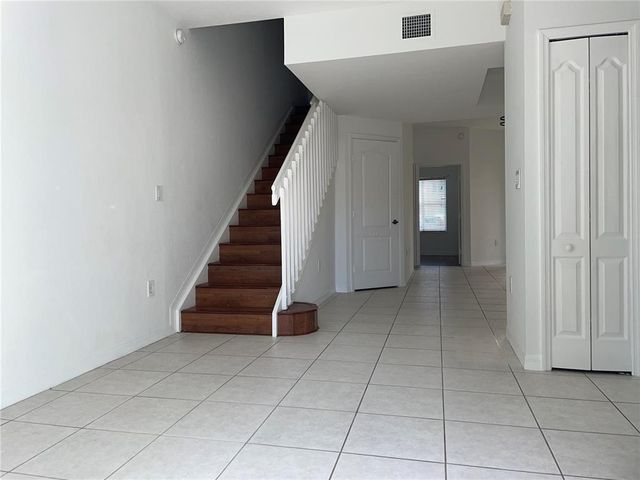 8830 W Flagler Street 8, Miami, FL 33174