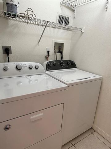 8830 W Flagler Street 8, Miami, FL 33174