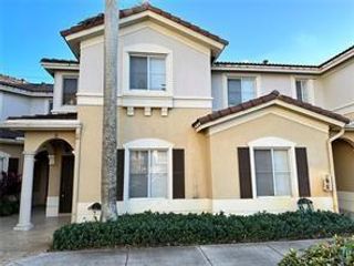 8830 W Flagler Street 8, Miami, FL 33174