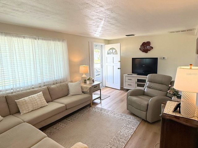 4901 PICTURE AVENUE, Holiday, FL 34690